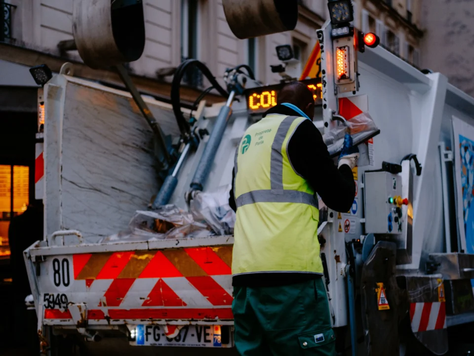 Des camions poubelles collectent de la donnée - Bicode Des camions poubelles connectés